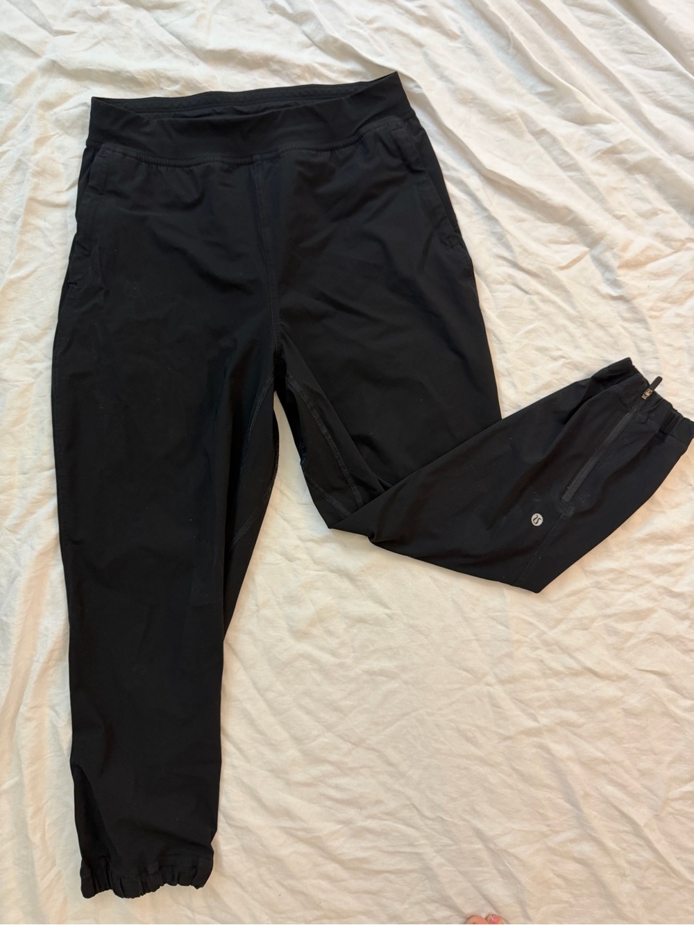 Lululemon Mid-Rise Ankle Zip Jogger Pants - Black, Medium